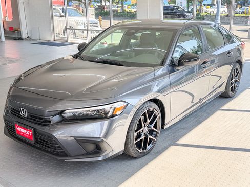 Used 2022 Honda Civic Sport Sedan image 3