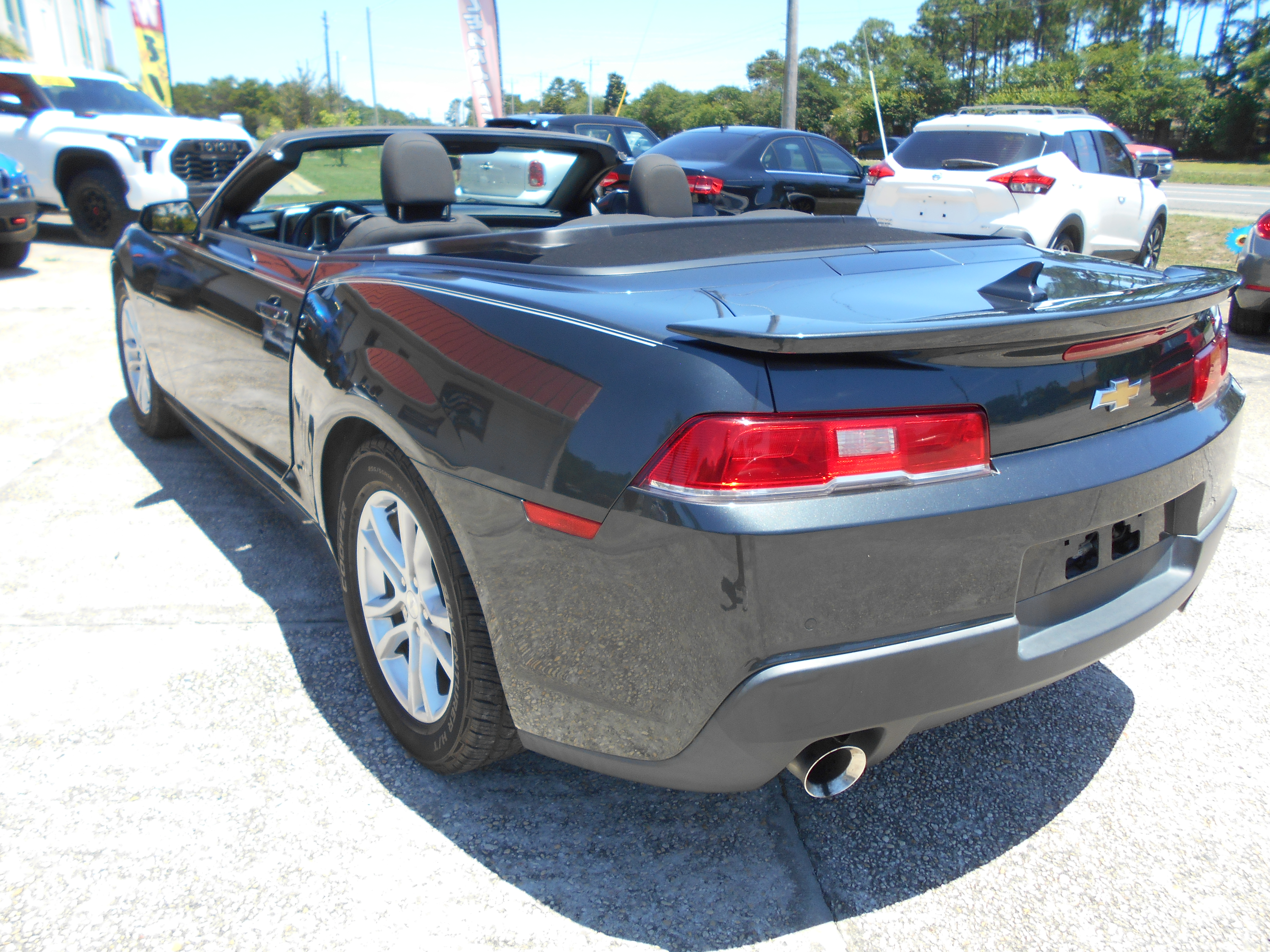 Used 2015 Chevrolet Camaro LT Convertible RWD image 6