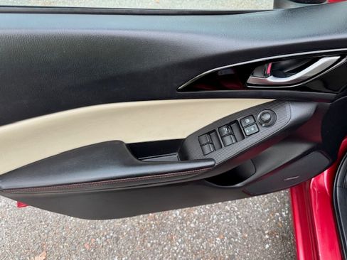 Used 2014 MAZDA MAZDA3 s Grand Touring image 7
