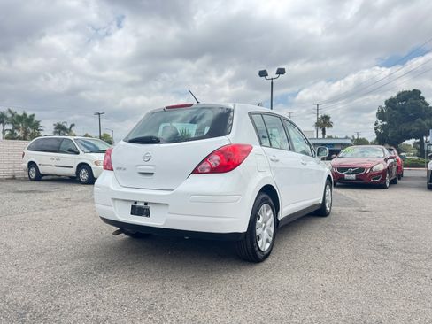 Used 2011 Nissan Versa 1.8 S Hatchback FWD image 8