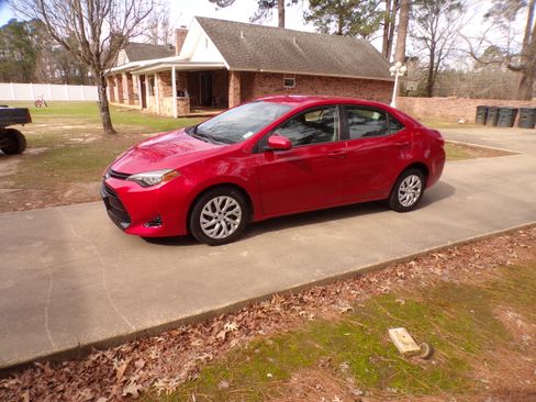 Used 2017 Toyota Corolla LE image 8