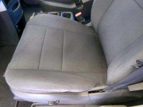 Used 2010 Dodge Grand Caravan SXT FWD image 9