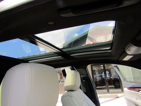 Used 2017 Cadillac XT5 AWD Luxury image 27