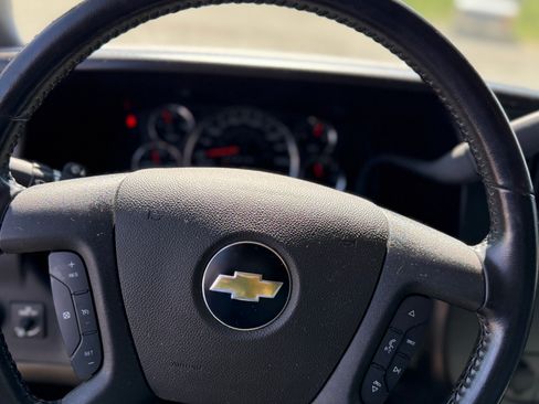 Used 2021 Chevrolet Express 3500 image 16