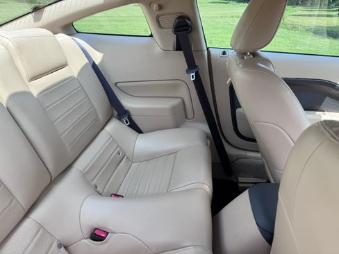 Used 2006 Ford Mustang GT Premium image 21