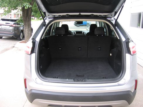 Used 2024 Ford Edge AWD image 5