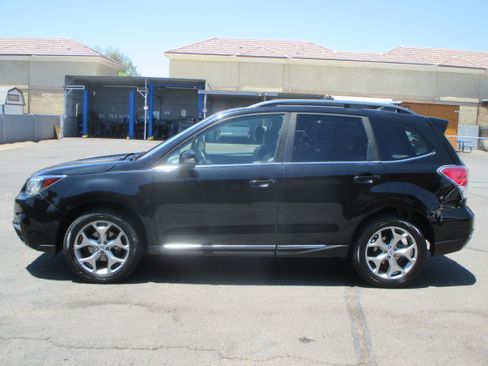 Used 2017 Subaru Forester 2.5i Touring AWD/4WD image 2