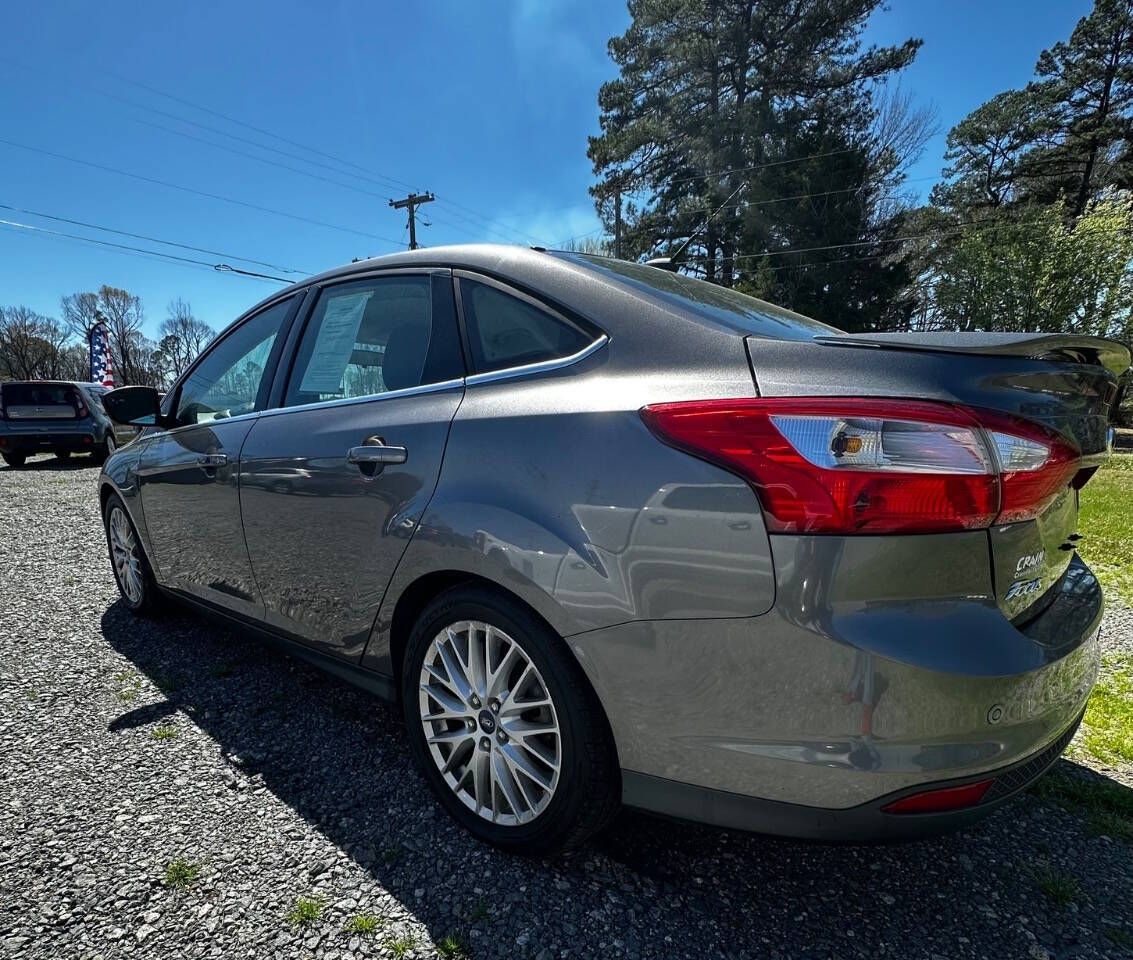 Used 2014 Ford Focus Titanium FWD image 7
