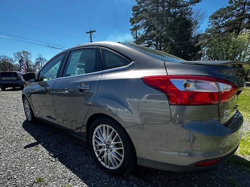 Used 2014 Ford Focus Titanium image 7