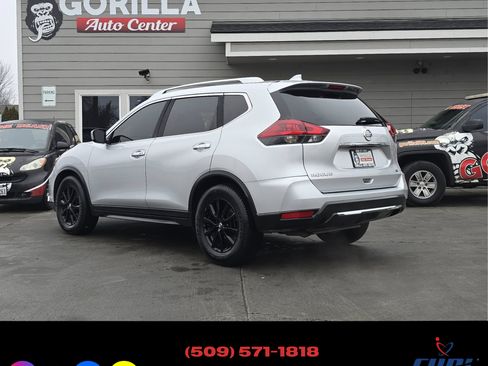 Used 2018 Nissan Rogue SV image 5