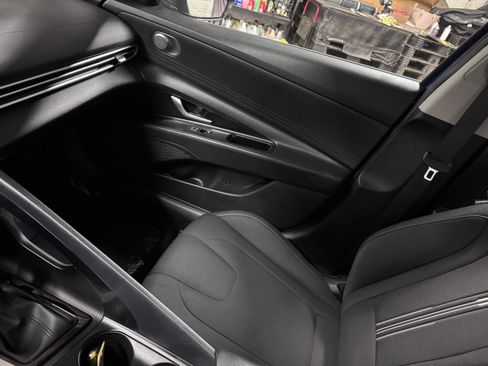 Used 2023 Hyundai Elantra SEL image 13