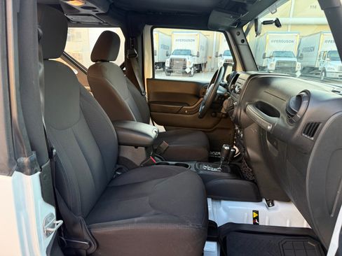 Used 2015 Jeep Wrangler Sport AWD/4WD image 15