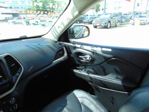 Used 2014 Jeep Cherokee Limited image 20
