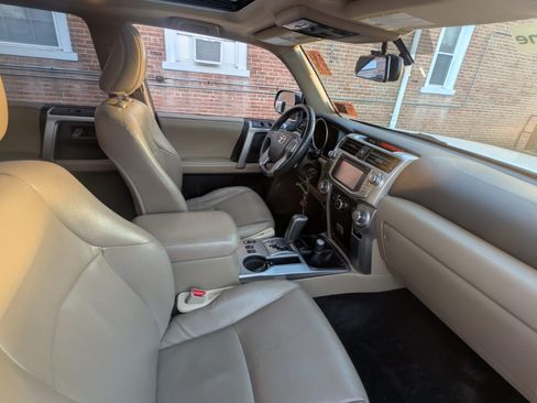 Used 2012 Toyota 4Runner SR5 Premium image 17