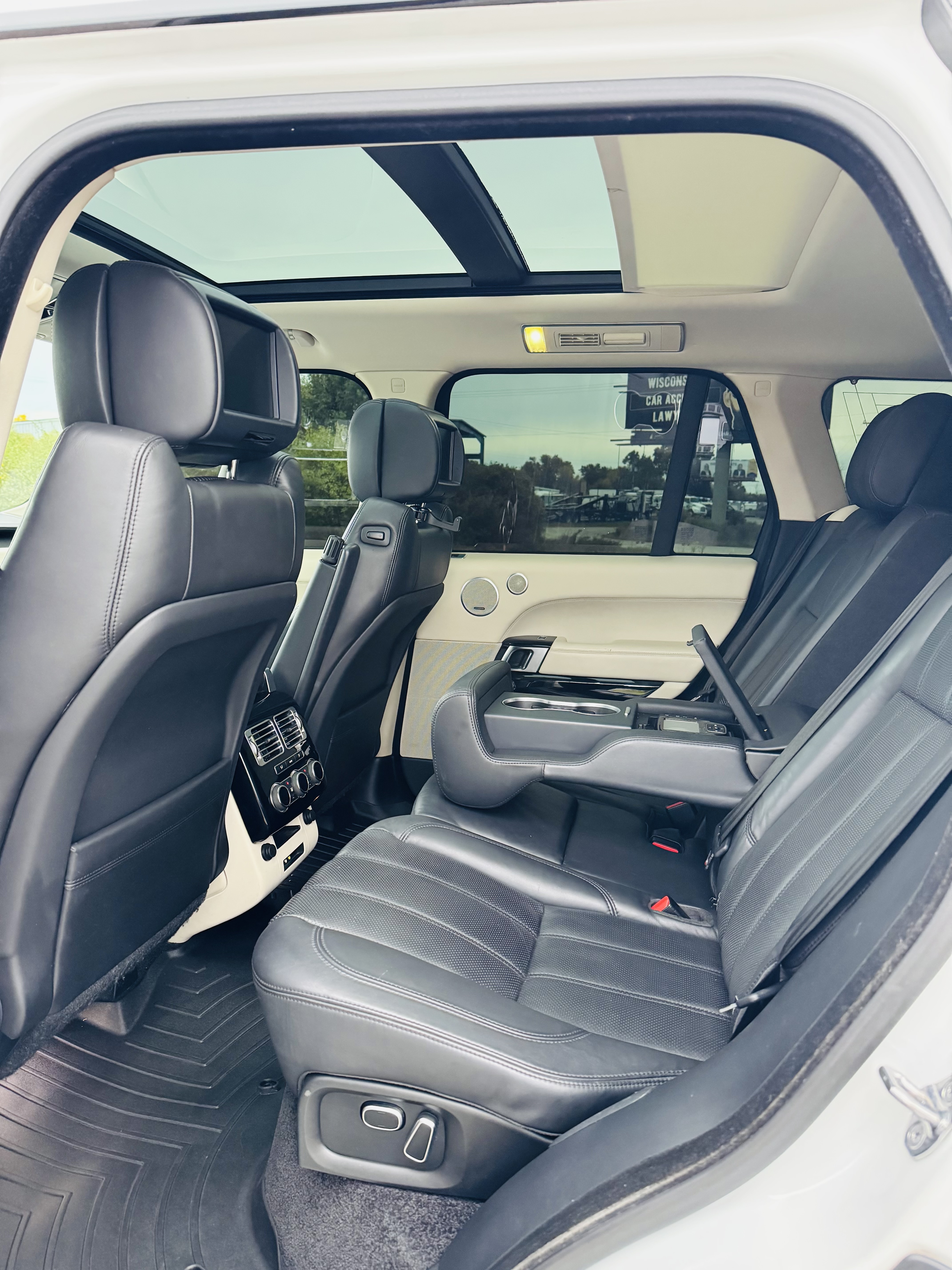 Used 2013 Land Rover Range Rover Supercharged AWD/4WD image 6