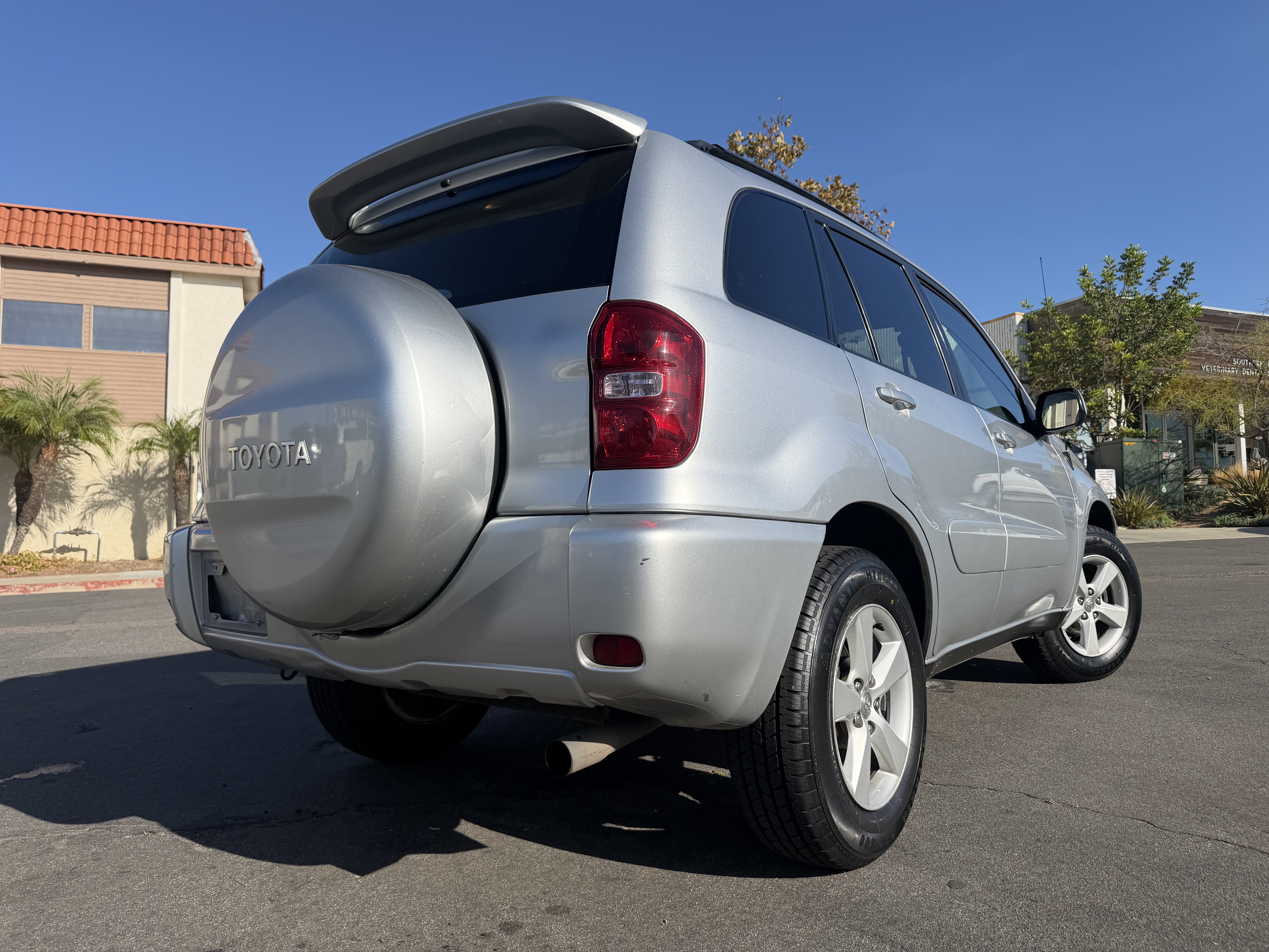 Used 2004 Toyota RAV4 L FWD image 10