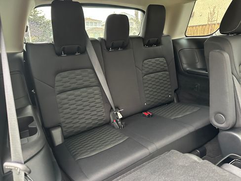 Used 2022 Nissan Pathfinder SV image 21