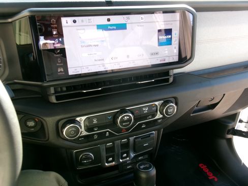 Used 2024 Jeep Wrangler Sport S image 6