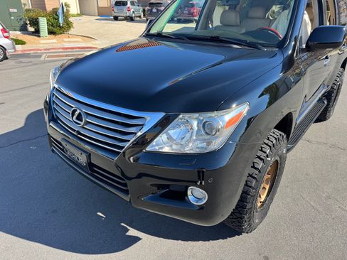 Used 2010 Lexus LX 570 image 11