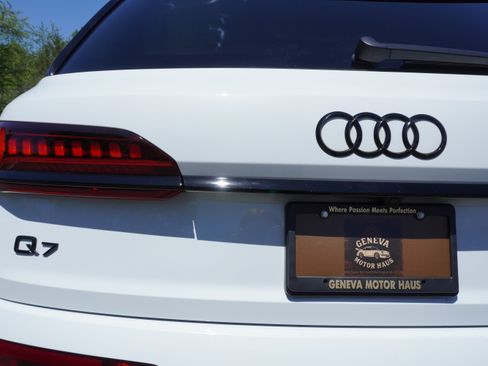 Used 2020 Audi Q7 3.0T Prestige AWD/4WD image 6