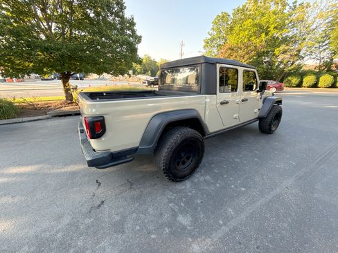 Used 2020 Jeep Gladiator Sport AWD/4WD image 5