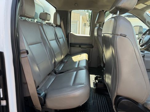 Used 2017 Ford F550 image 22