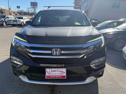 Used 2017 Honda Pilot Touring image 3