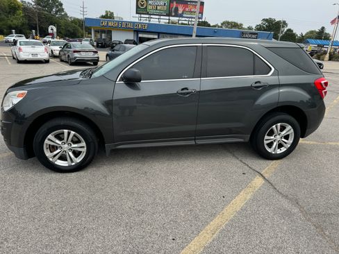 Used 2017 Chevrolet Equinox FWD LS image 2