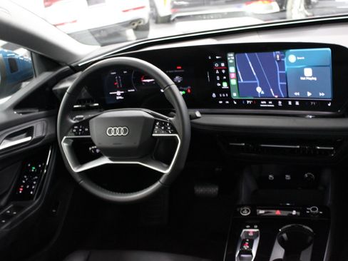 Used 2025 Audi A6 e-tron Premium image 36