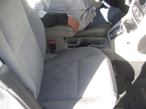 Used 2011 Dodge Caliber Mainstreet image 3