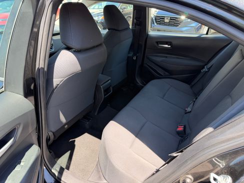 Used 2020 Toyota Corolla LE Sedan FWD image 10