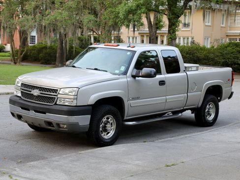 Used 2005 Chevrolet Silverado 2500 4x4 Extended Cab image 16