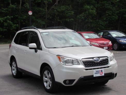 Used 2015 Subaru Forester 2.5i Limited AWD/4WD image 11