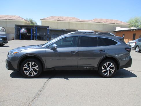Used 2021 Subaru Outback Touring AWD/4WD image 2