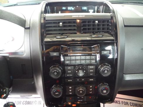 Used 2011 Ford Escape 2WD Limited image 18