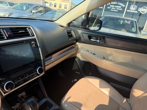 Used 2018 Subaru Outback 2.5i Limited AWD/4WD image 16