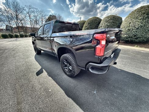 Used 2020 Chevrolet Silverado 1500 LT Trail Boss image 3