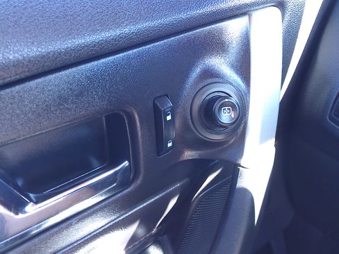 Used 2013 Ford Edge SEL image 23