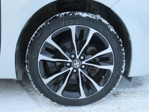 Used 2019 Toyota Corolla LE image 12