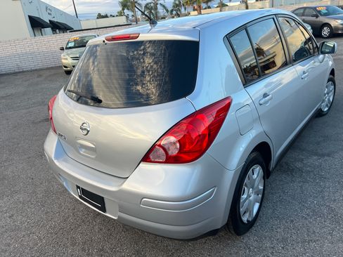 Used 2011 Nissan Versa Hatchback FWD image 12