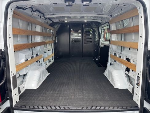 Used 2024 Ford Transit 250 image 3