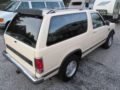 Used 1989 Chevrolet S10 Blazer image 3