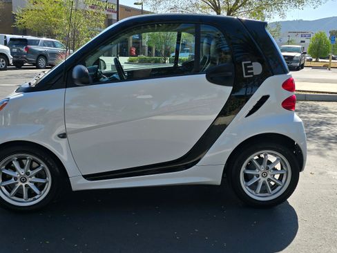 Used 2015 smart fortwo electric drive image 9
