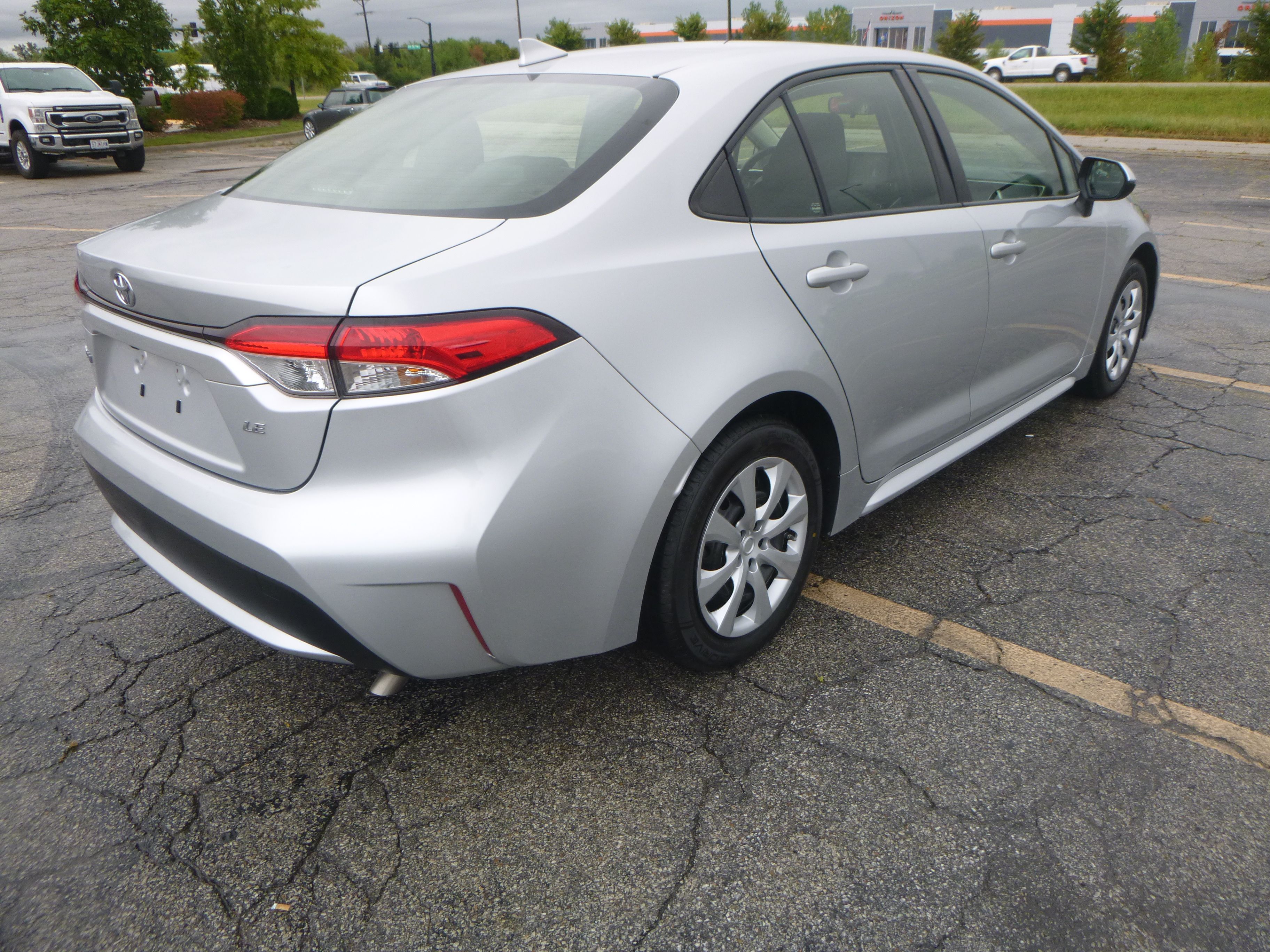 Used 2022 Toyota Corolla LE Sedan FWD image 6