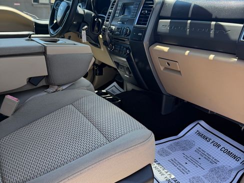 Used 2018 Ford F250 4x4 Crew Cab Super Duty image 13