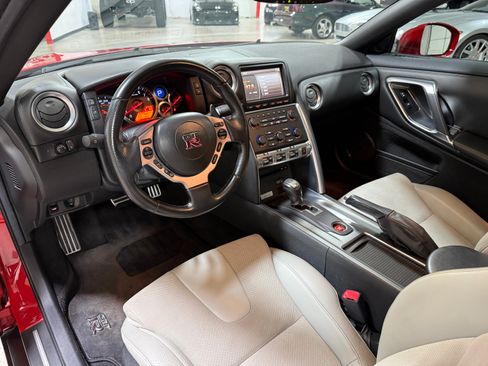 Used 2010 Nissan GT-R Premium AWD/4WD image 19