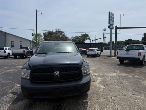 Used 2018 RAM 1500 ST image 6