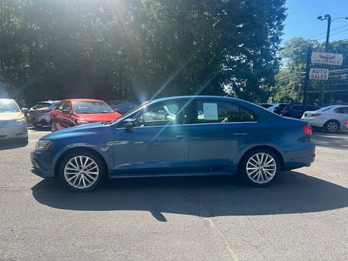 Used 2015 Volkswagen Jetta SE Sedan FWD image 3