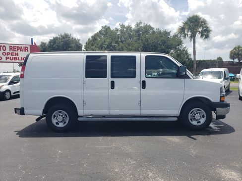 Used 2020 Chevrolet Express 2500 image 9