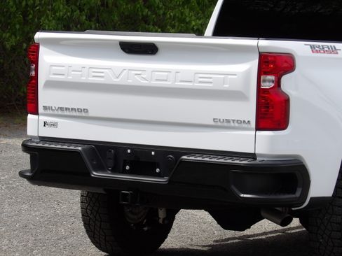 Used 2024 Chevrolet Silverado 1500 Custom Trail Boss image 12